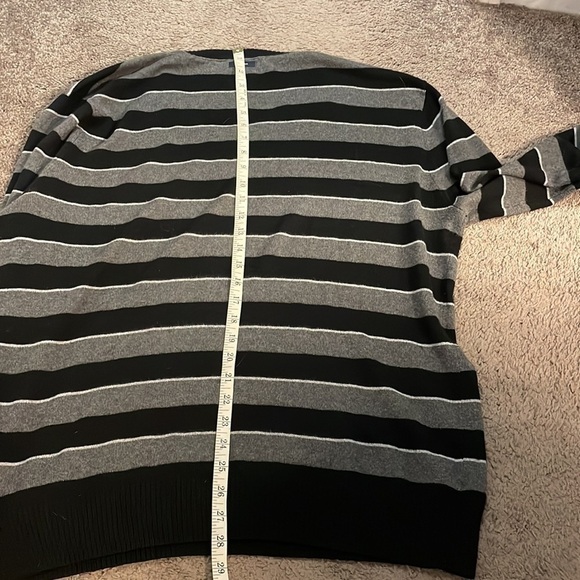 Nautica mens grey & black striped  v-neck sweater size large - Picture 9 of 9